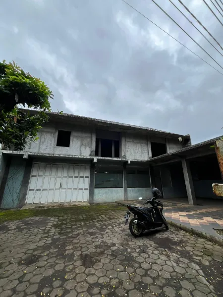 Gudang plus kantor luas 1000 m2